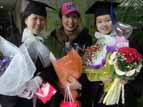 Commencement of the Korean members of the 20th Japan Korea Student Forum, of which I was a member since I was in first-year. In Korea, junior fellows and friends bring flowers and presents for the graduates. These seniors seemed happy surrounded by many friends.