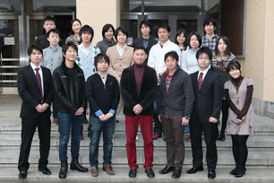 Prof. Eisuke Yoshida and students