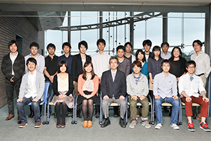 Prof. Toshinori Sato and students