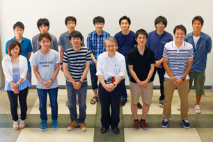 Professor, Asobu Yanagisawa and students