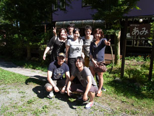 Scene from a seminar camp. The Maeda research group surveys issues such as the family life and working conditions of ethnic Japanese laborers in areas like Joso in Ibaraki Prefecture, Machida in Tokyo and Yamato in Kanagawa Prefecture, where there are communities of ethnic Japanese Brazilians and Peruvians.