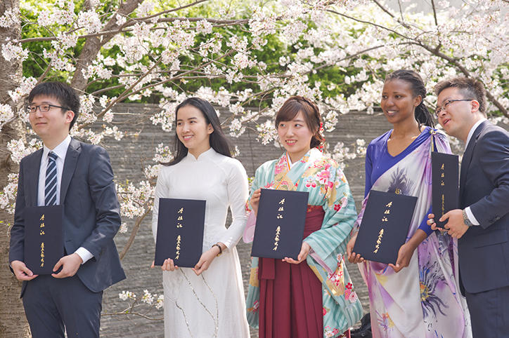 18 Postgraduate Degree Conferral Ceremony Keio University
