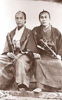 小幡篤次郎（左）、右は松山棟庵〈福澤研究センター所蔵〉